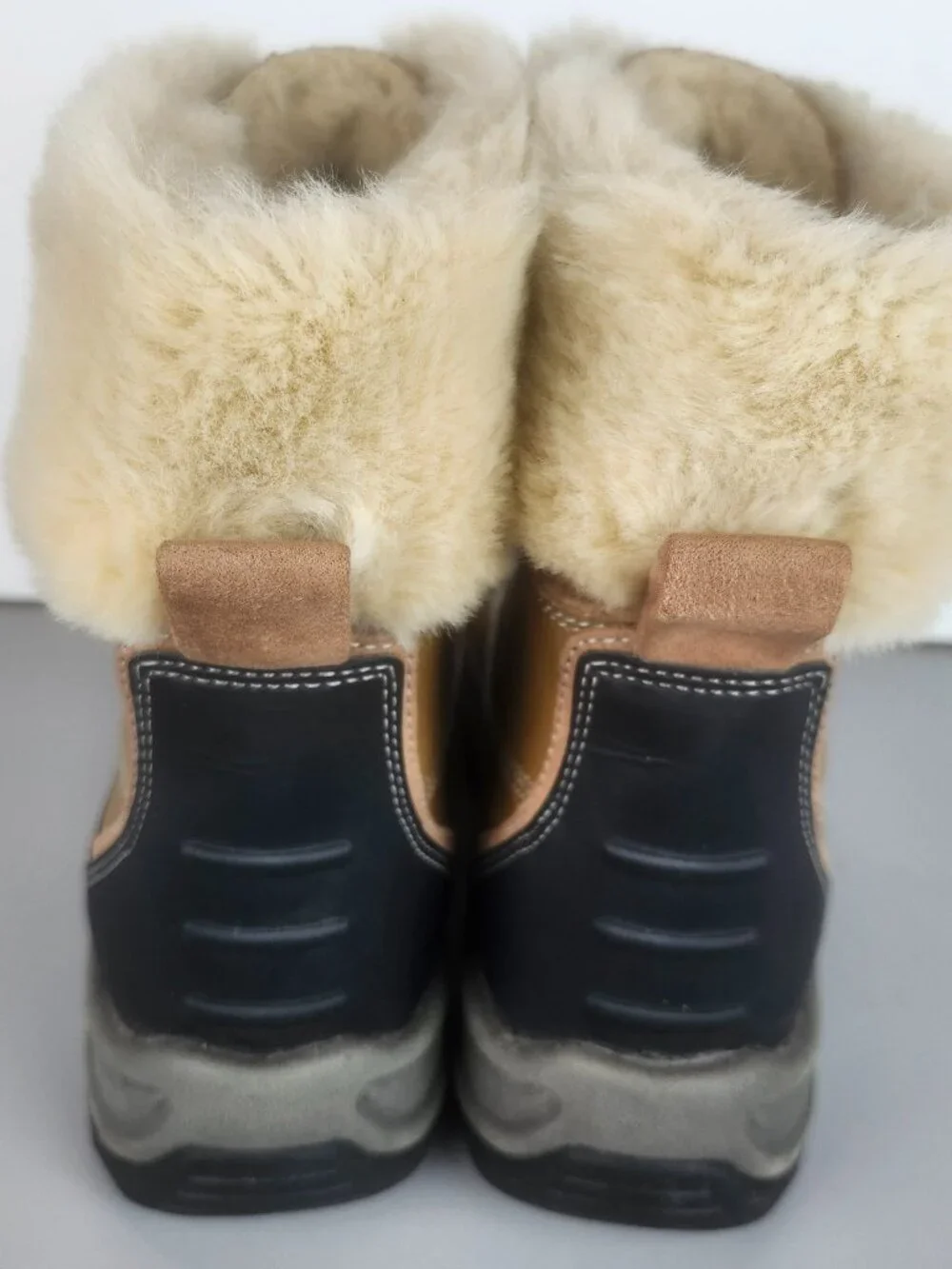 Clark's Women's Mazlyn Arctic Cold Weather Boots Women's Size 8.5